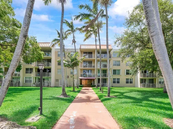 13100 SW 92nd Ave #Penthouse A-11, Miami, FL 33176