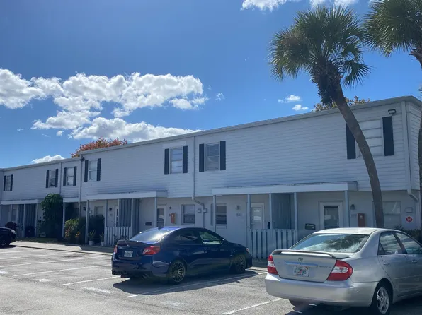 1820 Amberly Avenue #T-10, Orlando, FL 32822