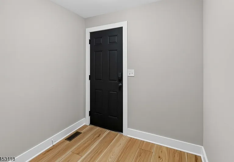 33 Grant St #1 — Photo 4