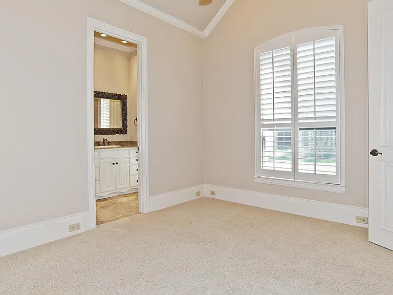 Downstairs Guest Bedroom #1 Has Ensuite Bath.