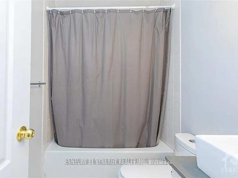 450 Maclaren St #10 — Photo 23
