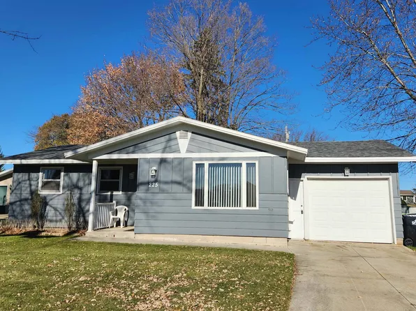 225 W Bowen St, Brandon, WI 53919