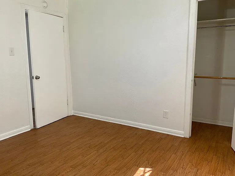 1007 Flag St — Photo 8