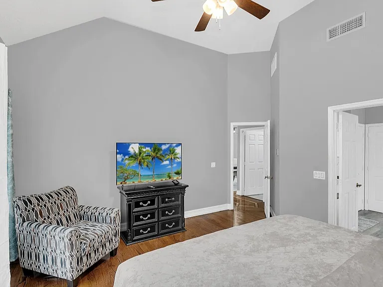 1031 Byerly Way — Photo 17