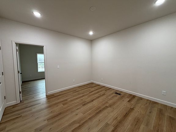 3rd image of 321 Houghton St