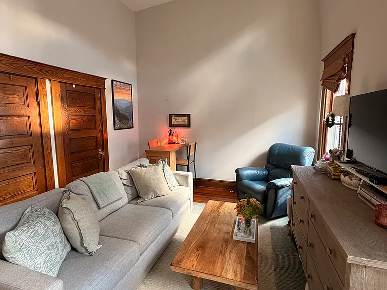 1407 King St #3 — Photo 1