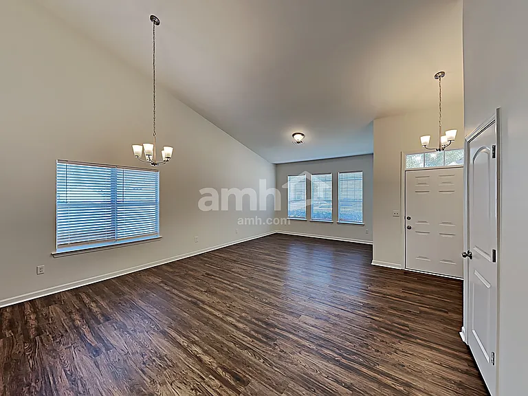 39 Camden Way — Photo 6