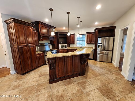 4th image of 359 Timber Cove Drive