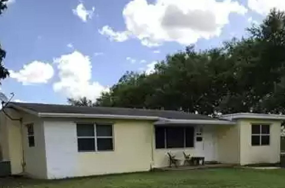 1st image of 5136 SW 93rd Ave