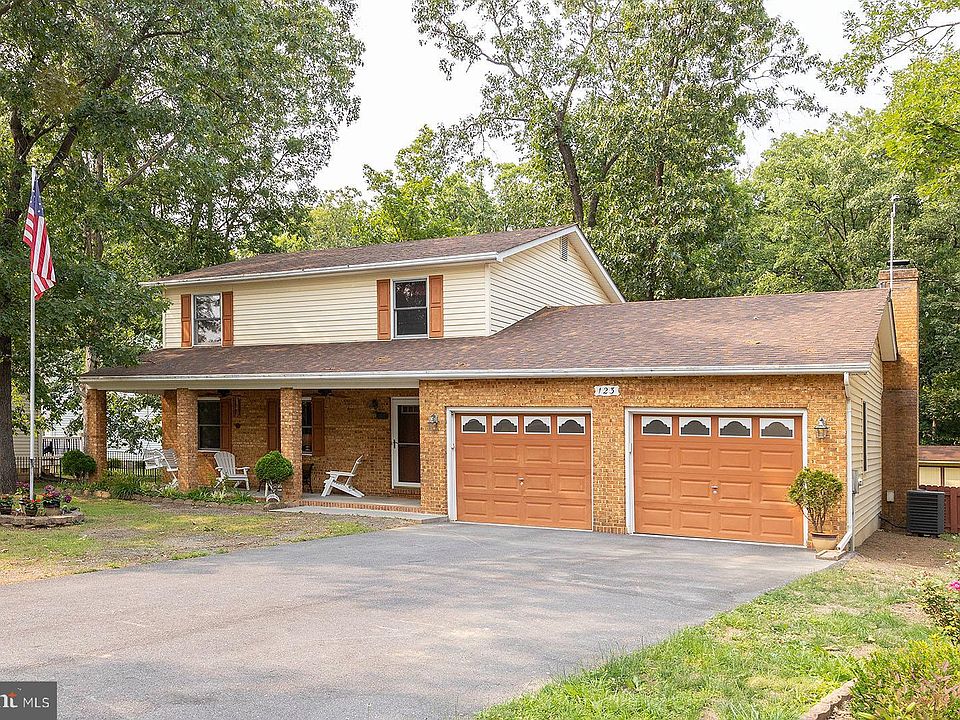 1st image of 123 Bell Haven Cir