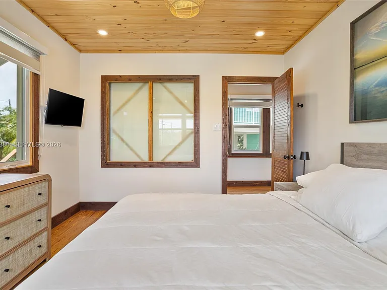 235 Tavernier Dr — Photo 29