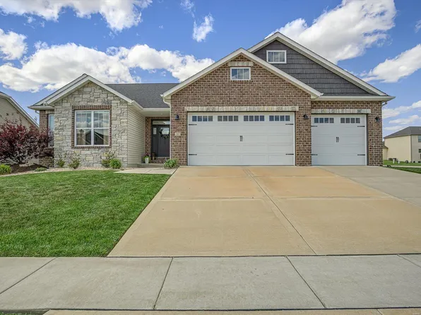 203 Ellington Ct, Glen Carbon, IL 62034