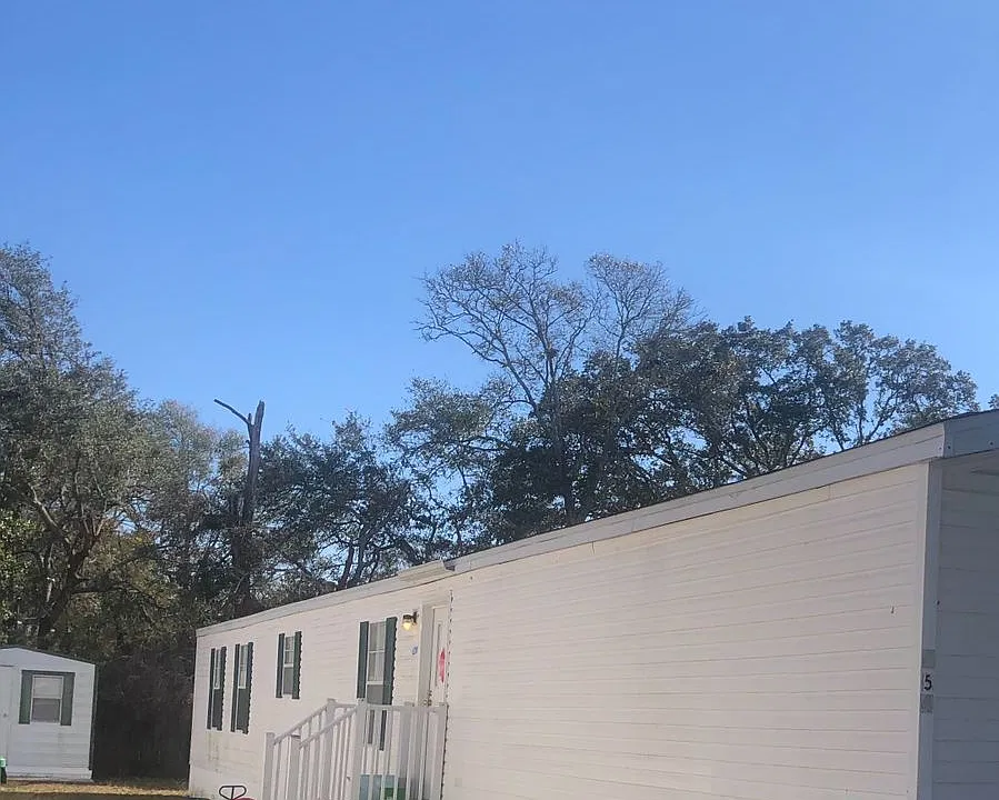 644-658 Reeves Drive 646 648 Navy St