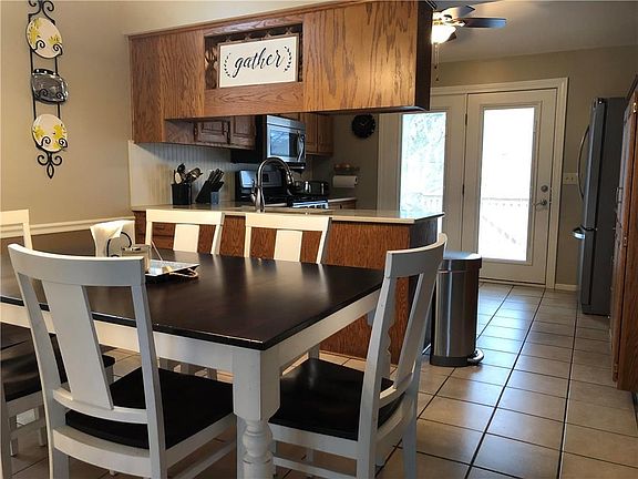 3rd image of 3905 Mallard Ct