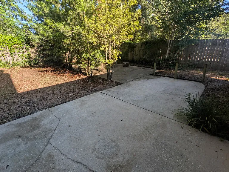 1920 Nicole St — Photo 14
