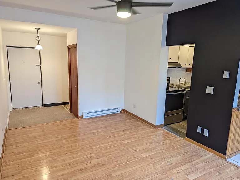 240 Harris St #C9 — Photo 3