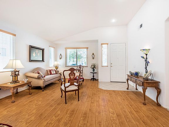 4th image of 270 Cliffwood Dr