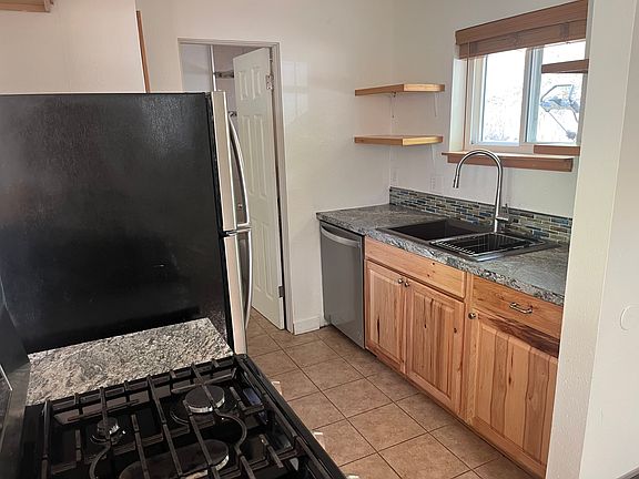 2nd image of 620 Rollins St