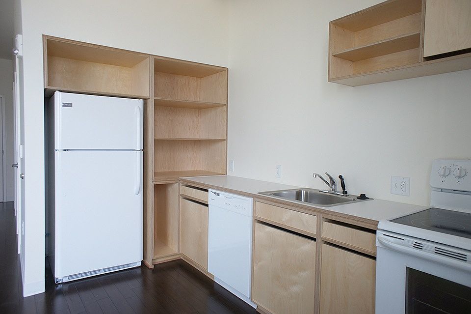 2nd image of 120 E 1st St N APT 7I