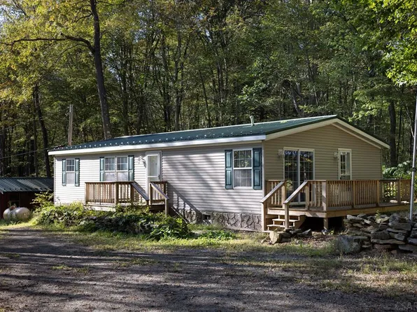 825 Causeway Dr, Friedens, PA 15541