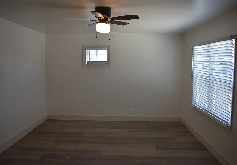 1720 Bessie Ave — Photo 6