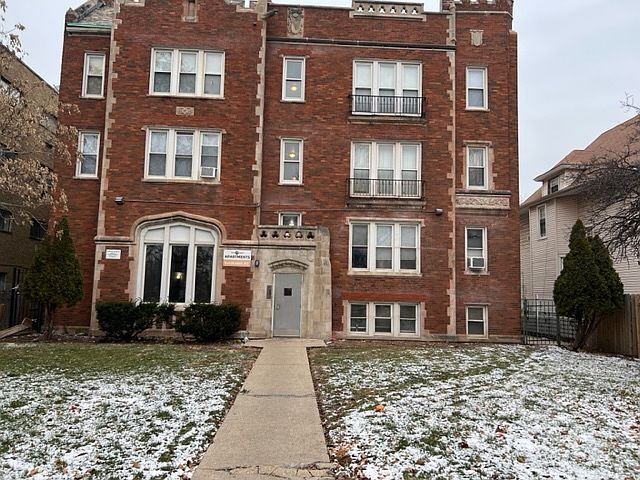 1st image of 5412 W Ferdinand St #573b2222c