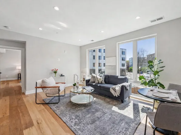 1955 Fairlawn Ave SE #2A, Washington, DC 20020