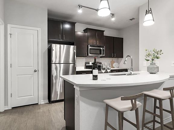 2nd image of 5504 Shreveport Dr #3305