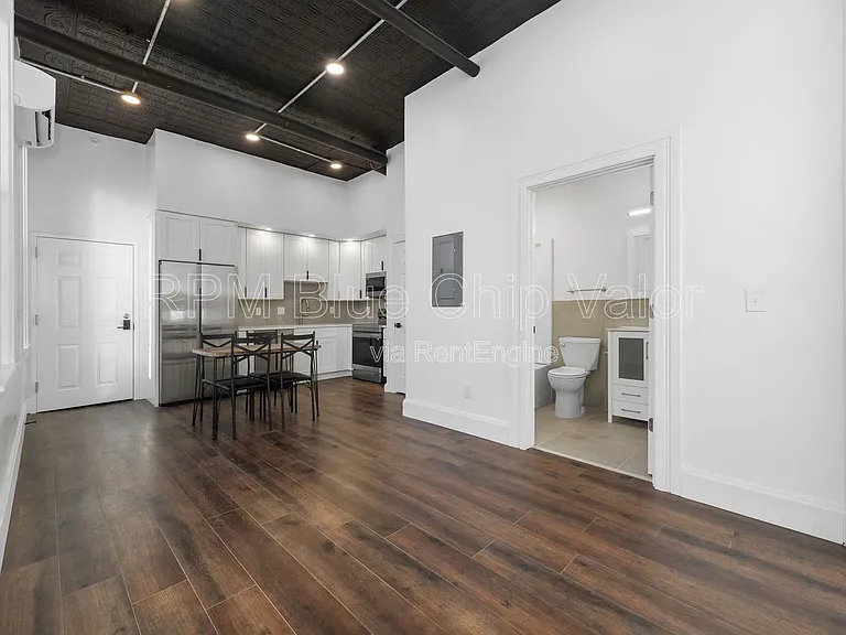2151 Colerain Ave — Photo 2