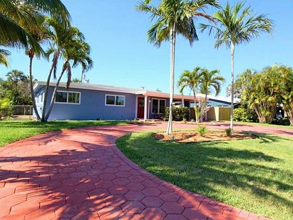 3rd image of 624 NW 28th Ct #1YEARLEASE
