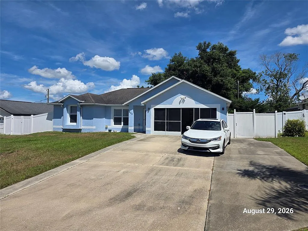 3 bed, 2.0 bath, 1624 sqft, $2,200 — Photo 2