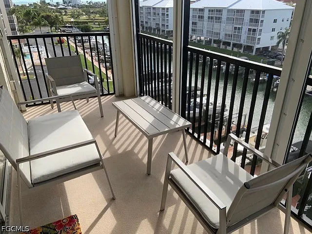 3 bed, 2.0 bath, 1197 sqft, $5,500 — Photo 3