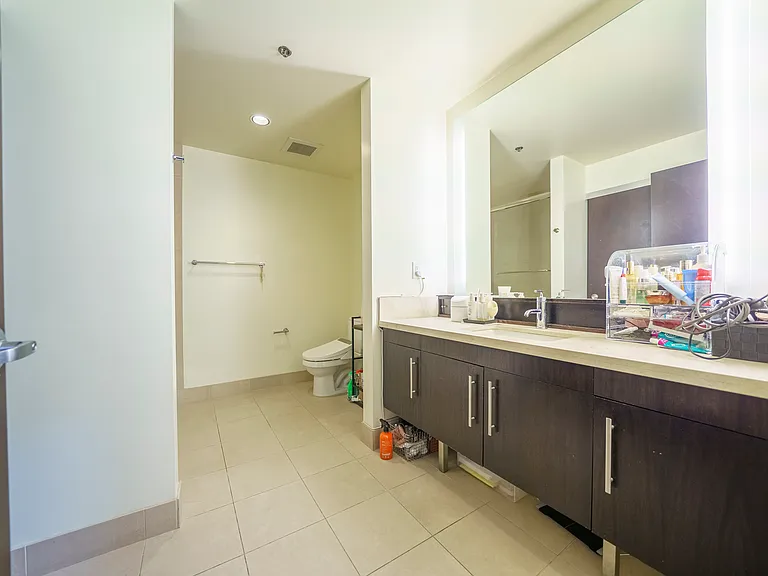 1100 S Hope St #805 — Photo 10