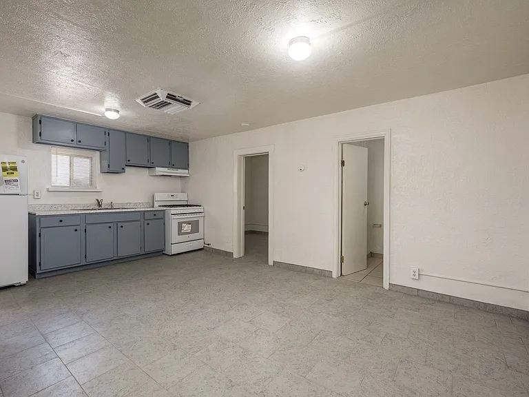 801 Van Patten Ave — Photo 13