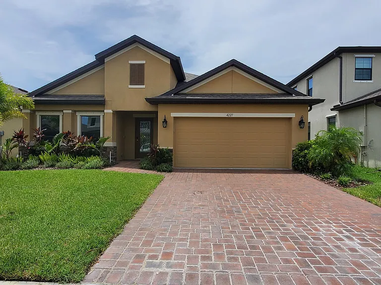 4227 Broomsedge Cir — Photo 2