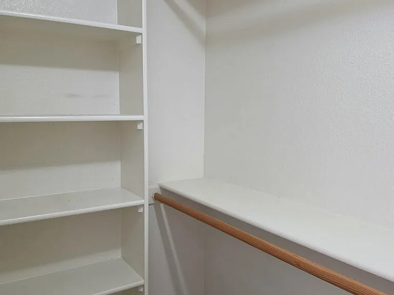 6912 Green Island Ave — Photo 7