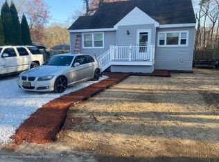 86 Poplar St, Waretown, NJ 08758