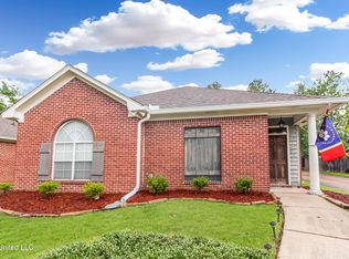 630 Camdenpark Dr, Ridgeland, MS 39157