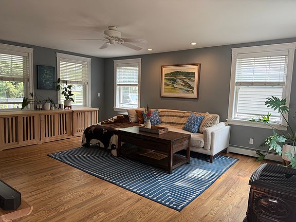 2nd image of 369 Spurwink Ave