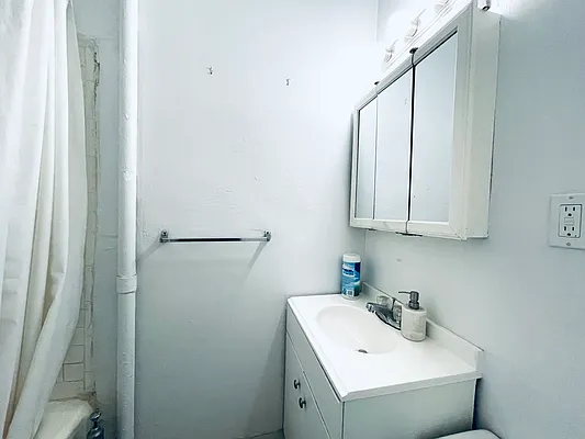 Rented by Ovation Properties, LLC | media 20