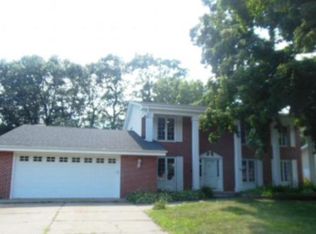 8809 Westmoreland Ln, Saint Louis Park, MN 55426