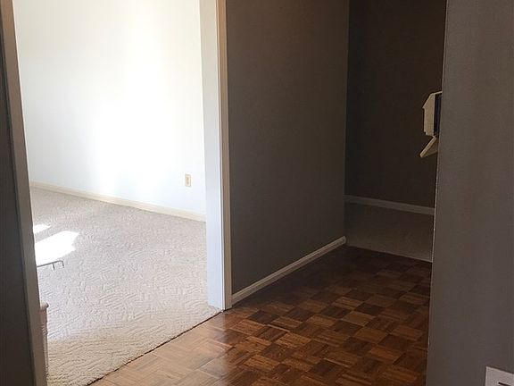 3rd image of 1322 Fairway Cir