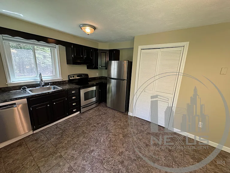 10 Nichols St #4 — Photo 14