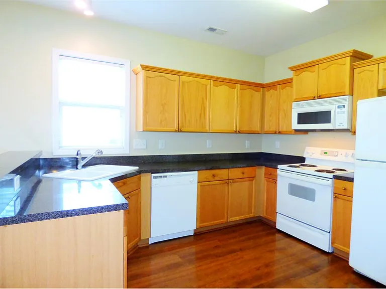 21404 Aftonshire Dr — Photo 3