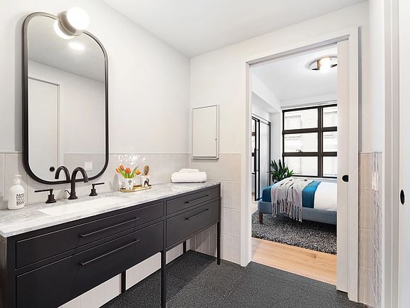 5th image of 547 W 47th St Room 310