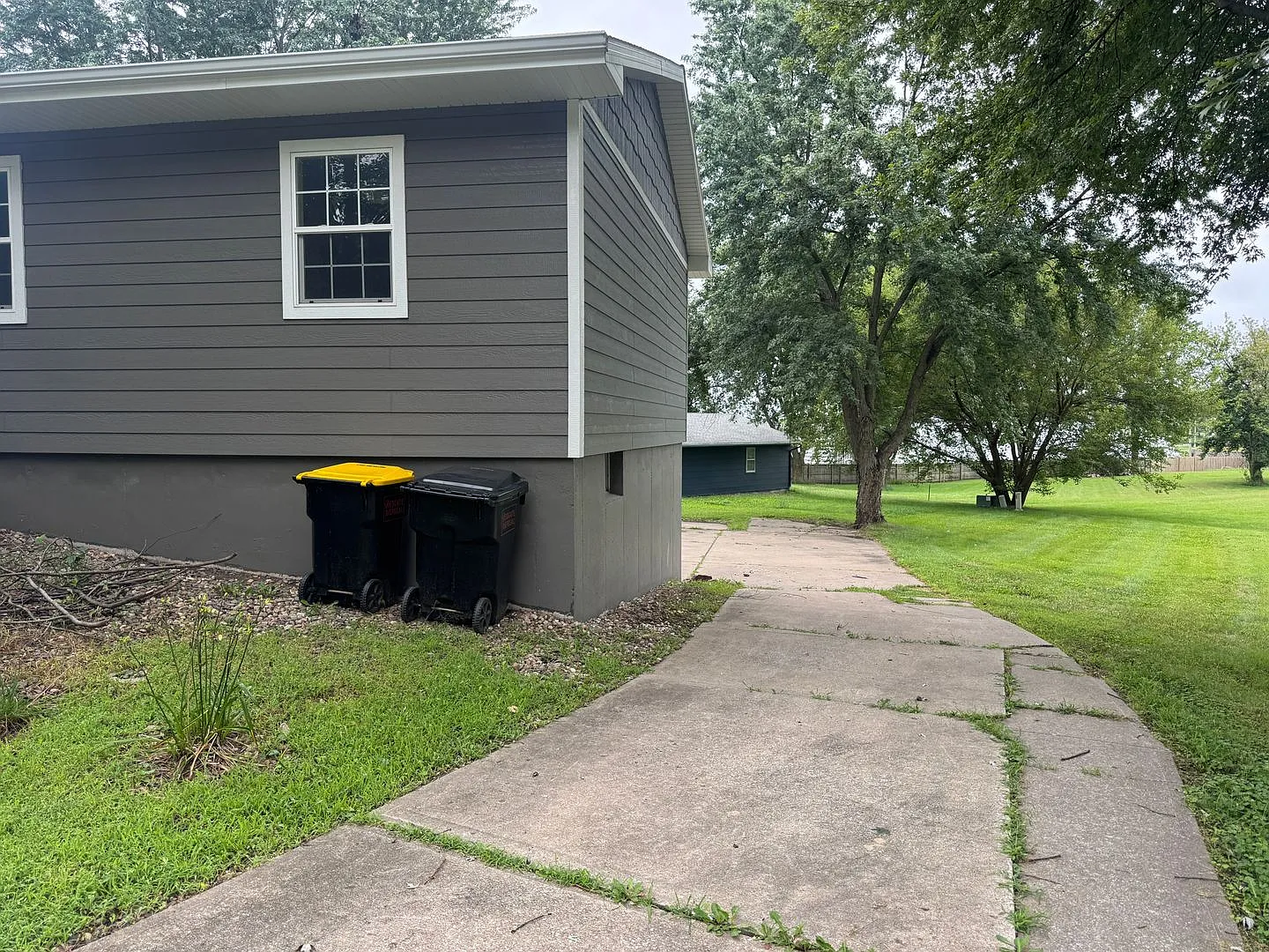 404 E Maple St. Savannah, MO 64485 — Photo 2