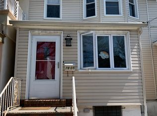 7805 76th St, Glendale, NY 11385