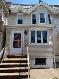 7805 76th St, Glendale, NY, 11385
