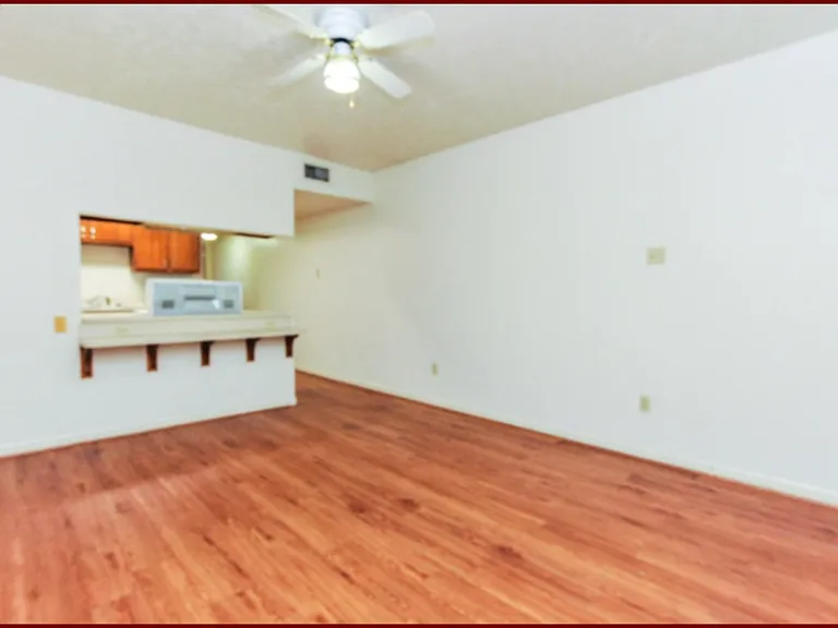 407 Boyett St #H — Photo 2