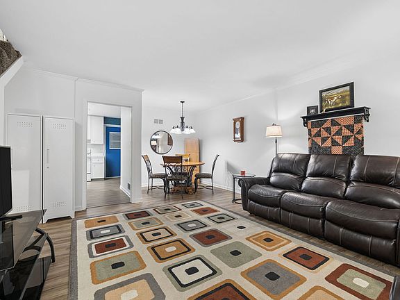 2nd image of 603 N Raynor Ave